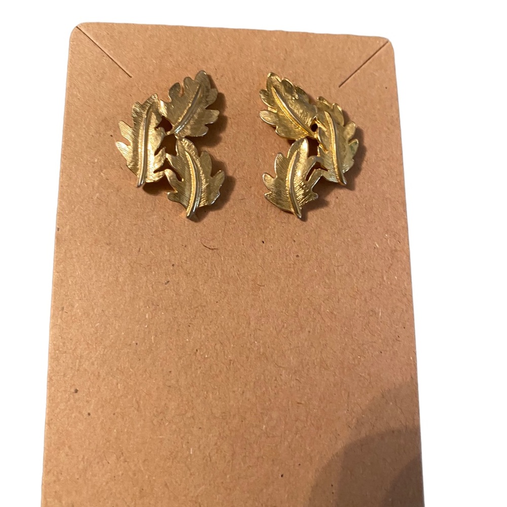 Vintage Gold Tone Leaf Cluster Earrings